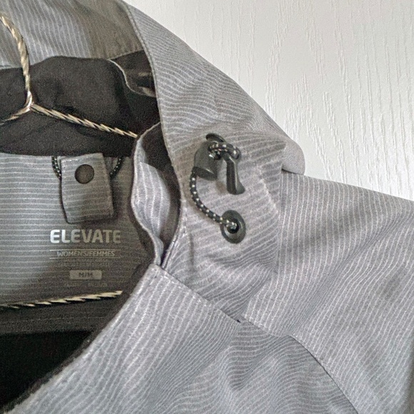 Elevate Launchplay soft-shell lightweight weatherproof women's  jacket w/ hood - Picture 4 of 11